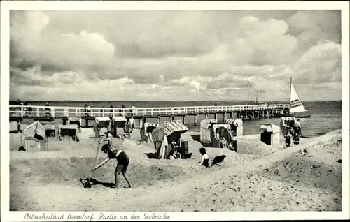 Ak Ostseebad Niendorf Timmendorfer Strand, Strand an der Seebrücke