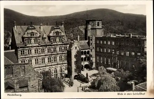 Ak Heidelberg am Neckar, Schlosshof