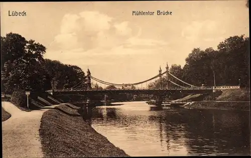 Ak Hansestadt Lübeck, Mühlentor Brücke