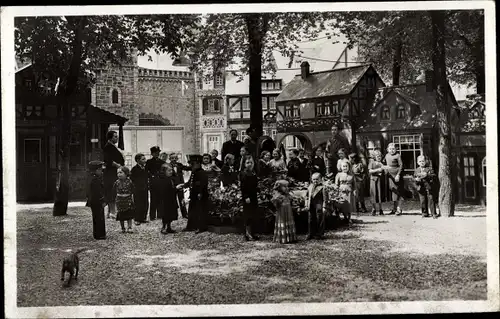 Ak Paris, Internationale Ausstellung 1937, Königreich Liliput, eine Bevölkerungsgruppe
