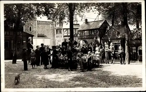 Ak Paris, Internationale Ausstellung 1937, Königreich Liliput, eine Bevölkerungsgruppe
