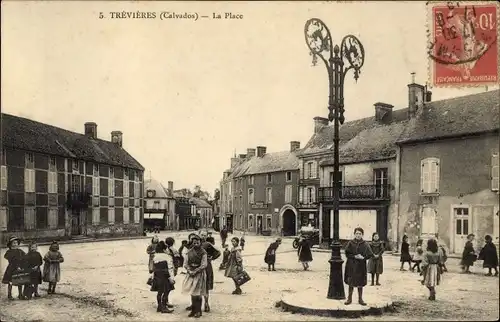 Ak Trévières Calvados, La Place