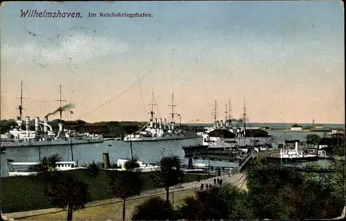 Ak Wilhelmshaven in Niedersachsen, Im Reichskriegshafen, Kriegsschiffe