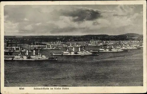 Ak Kiel, Schlachtflotte in Kieler Hafen