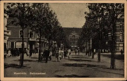 Ak Maastricht Limburg Niederlande, Stationsstraat, Bahnhof