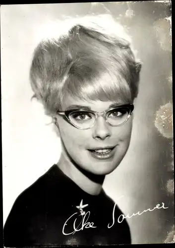 Ak Schauspielerin Elke Sommer, Portrait, Autogramm, Brille