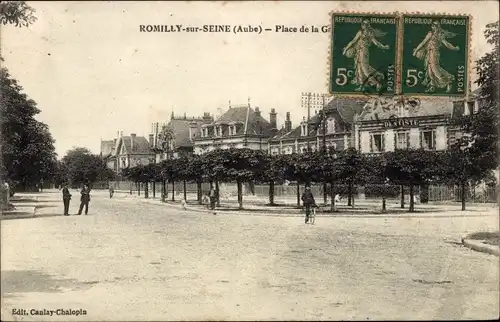 Ak Romilly sur Seine Aube, Place de la G...