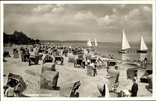 Ak Ostseebad Niendorf Timmendorfer Strand, Strandleben, Segelboote