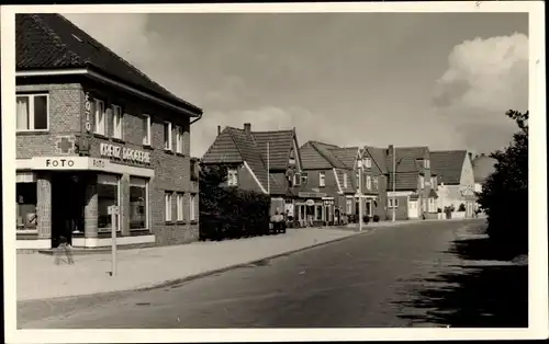 Foto Ak Nordseebad Sankt Peter Ording, Straßenpartie, Drogerie