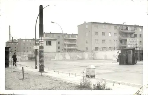 Foto Ak Berlin Kreuzberg, Innerdeutsche Grenze, Berliner Mauer