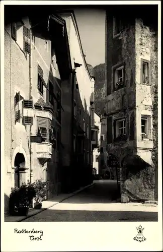 Foto Ak Rattenberg in Tirol, Straßenpartie