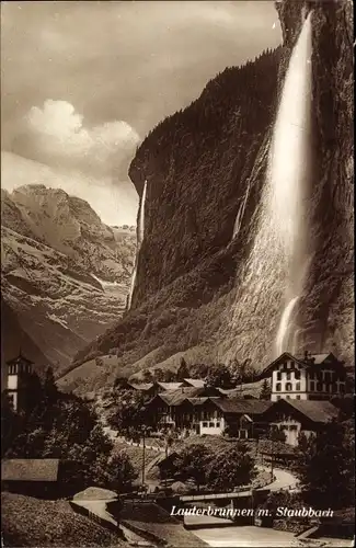 Ak Lauterbrunnen Kanton Bern, Ansicht mit Staubbach