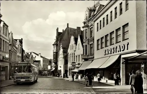 Ak Itzehoe in Schleswig Holstein, Breite Straße, Karstadt, Mercedes Bus, Linie 3