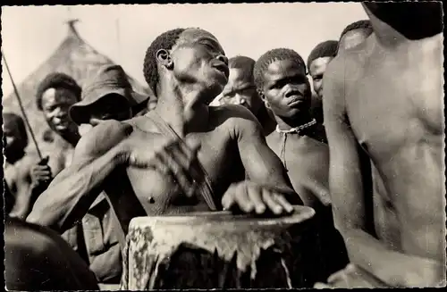 Ak Afrikanische Tänzer, Tam-Tam, Trommel