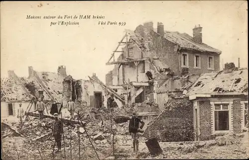 Ak Ham Somme, Haus rund um das Fort von Ham, das durch die Explosion zerstört wurde