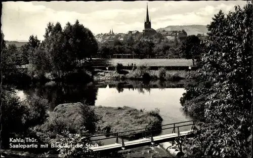 Ak Kahla in Thüringen, Saalepartie mit Blick auf die Stadt