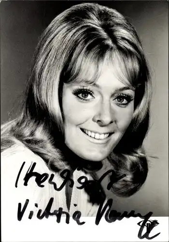 Ak Moderatorin Victoria Voncampe, Portrait, Autogramm