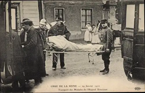 Ak Paris XV., Krankentransport zum Boucicaut-Krankenhaus, Seine-Überschwemmung 1910