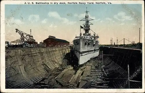 Ak Norfolk Virginia USA, Schlachtschiff im Trockendock, Norfolk Navy Yard