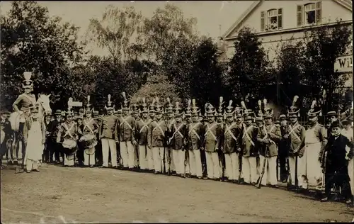 Foto Ak Deutsche Soldaten in Uniformen, Gruppenaufnahme