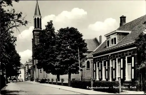 Ak Raamsdonksveer Nordbrabant, N. H. Kirche