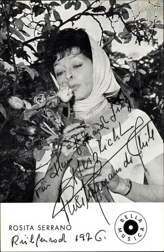 Ak Schauspielerin und Sängerin Rosita Serrano, Portrait mit Rosen