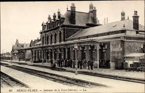 Ak Berck Plage Pas de Calais, Im Bahnhof, Ostseite