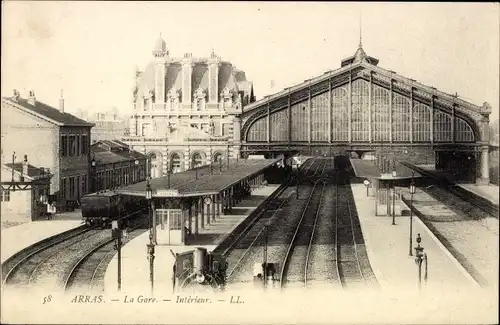 Ak Arras-Pas-de-Calais, Im Bahnhof