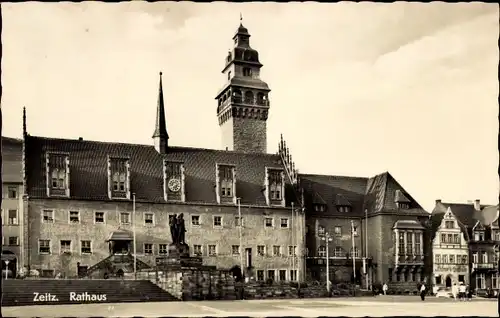 Ak Zeitz im Burgenlandkreis, Rathaus, Außenansicht