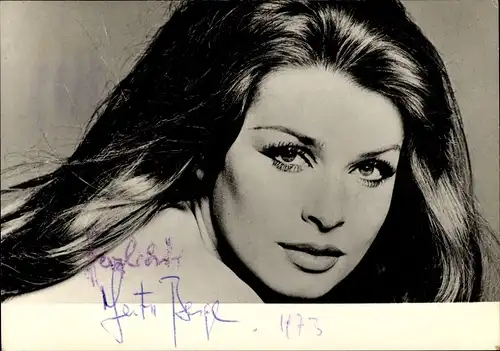 Ak Schauspielerin Senta Berger, Portrait, Autogramm
