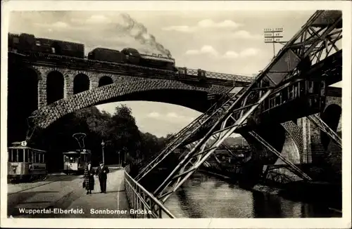 Ak Wuppertal Elberfeld, Sonnborner Brücke, Schwebebahn, Eisenbahn, Straßenbahn