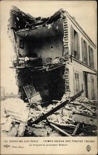 Ak Paris, Les Zeppelins sur Paris, Crimes odieux des Pirates Roches, La maison du brigadier Bidault