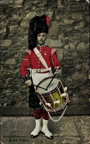 Ak Kettledrummer, Black Watch, Schottischer Soldat im Kilt, Trommler