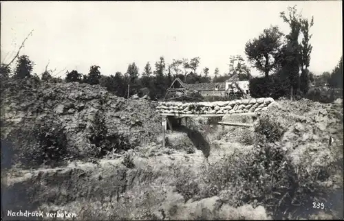 Foto Ak Kriegsschauplatz, Sandsäcke auf einer Brücke, I WK