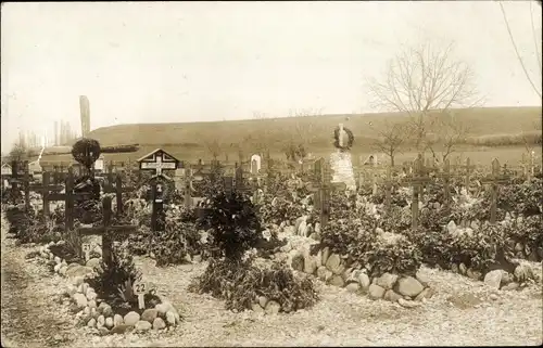 Foto Ak Soldatengräber, Soldatenfriedhof, I WK