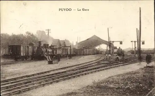 Ak Puyoô Pyrénées Atlantiques, Bahnhof, Gleisseite