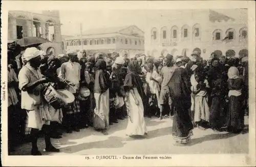 Ak Dschibuti, Tanz verschleierter Frauen