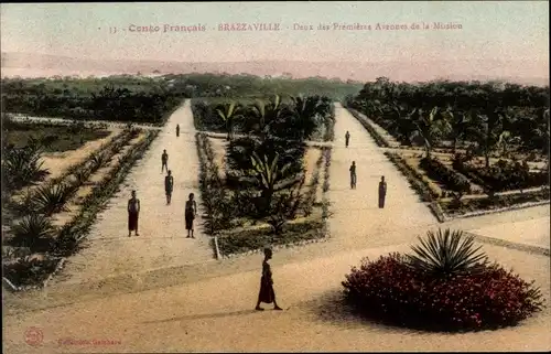Ak Brazzaville, Französisch-Kongo, zwei der Premieren Avenue de la Mission