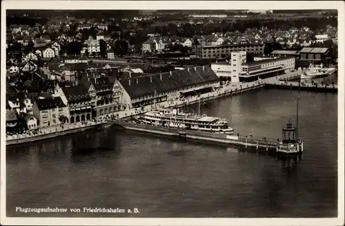 Ak Friedrichshafen am Bodensee, Hafen, Schiff, Flugzeugaufnahme