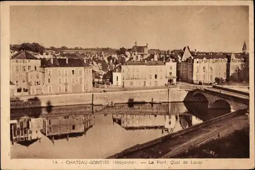 Ak Château Gontier sur Mayenne, Pont, Quai de Laval