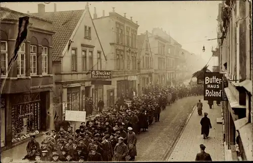 Foto Ak Wilhelmshaven an der Nordsee, Demonstration, Marktstraße, Butterhaus Roland, Buchdruckerei