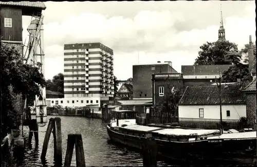 Ak Itzehoe in Schleswig Holstein, Blick von der Langen Brücke, Hochhaus