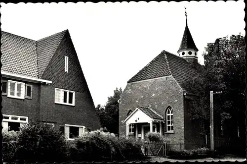 Ak Zeddam Gelderland Niederlande, Ned. Hervormde Kerk met Pastorie