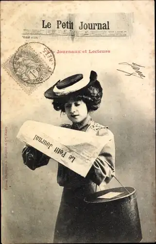 Zeitungs Ak Le Petit Journal, Frau liest Zeitung, Hutschachtel