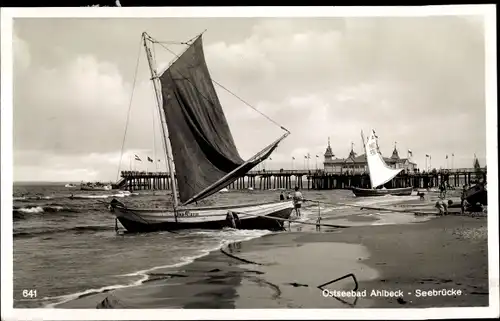 Ak Ostseebad Ahlbeck Heringsdorf auf Usedom, Seebrücke, Segelboote