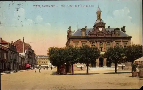 Ak Longuyon Meurthe et Moselle, Place und Rue de l&#39;Hôtel de Ville