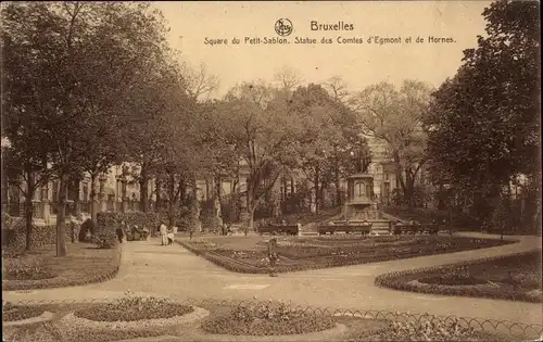 Ak Bruxelles Brüssel, Square du Petit-Sablon, Statue des Comtes d'Egmont et de Hornes