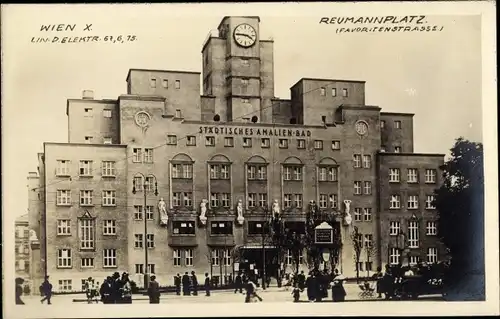 Foto Ak Wien 10. Favoriten Österreich, Reumannplatz, Favoritenstraße, Amalien-Bad