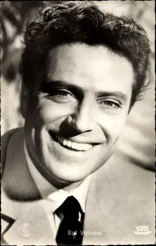 Ak Schauspieler Raf Vallone, Portrait, Film Liebe