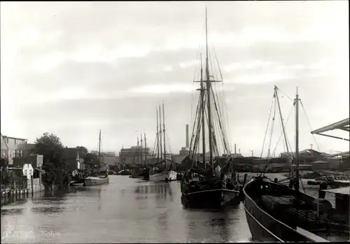 Ak Itzehoe in Holstein, Brook, Hafen